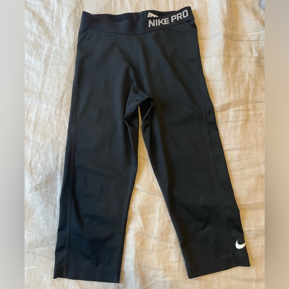 Small Nike dri-fit black capris cropped leggings